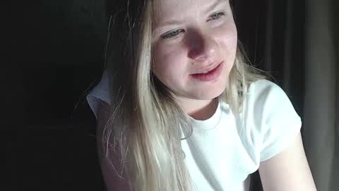 Snapshot of melissa__ray chatting on 9, 12, 2024 Melissa Ray online show from 9, 12, 2024