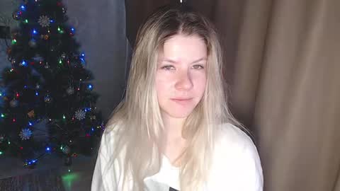 Snapshot of melissa__ray chatting on 11, 12, 2024 Melissa Ray online show from 11, 12, 2024