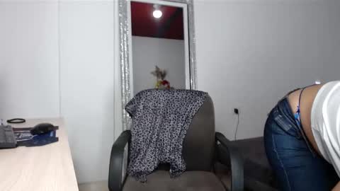 Snapshot of melissazaens chatting on 2, 12, 2024 melissazaens online show from 2, 12, 2024