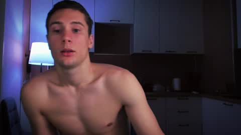 Snapshot of mell0wme chatting on 25, 12, 2024 Mello online show from 25, 12, 2024