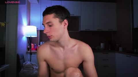 Snapshot of mell0wme chatting on 4, 1, 2025 Mello online show from 4, 1, 2025