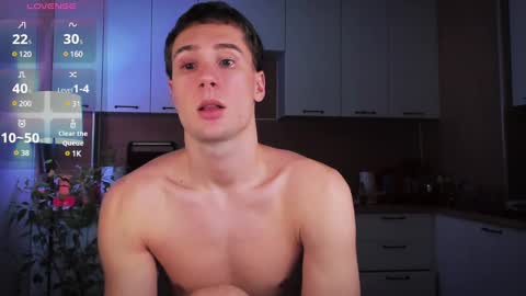 Snapshot of mell0wme chatting on 7, 1, 2025 Mello online show from 7, 1, 2025