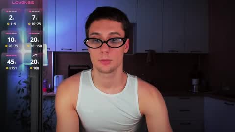 Snapshot of mell0wme chatting on 13, 1, 2025 Mello online show from 13, 1, 2025