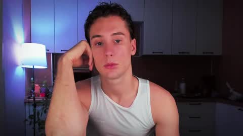 Snapshot of mell0wme chatting on 16, 1, 2025 Mello online show from 16, 1, 2025