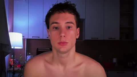 Snapshot of mell0wme chatting on 20, 1, 2025 Mello online show from 20, 1, 2025