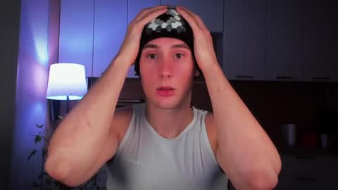 Snapshot of mell0wme chatting on 1, 2, 2025 Mello online show from 1, 2, 2025