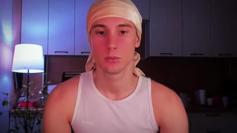 Snapshot of mell0wme chatting on 3, 2, 2025 Mello online show from 3, 2, 2025