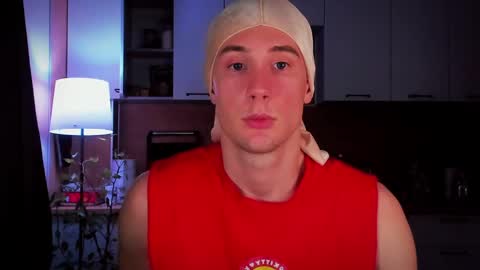 Snapshot of mell0wme chatting on 6, 2, 2025 Mello online show from 6, 2, 2025