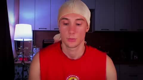 Snapshot of mell0wme chatting on 6, 2, 2025 Mello online show from 6, 2, 2025