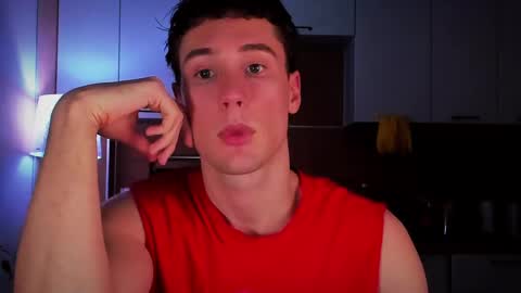 Snapshot of mell0wme chatting on 9, 2, 2025 Mello online show from 9, 2, 2025