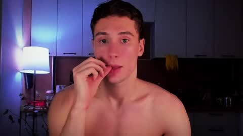 Snapshot of mell0wme chatting on 10, 2, 2025 Mello online show from 10, 2, 2025