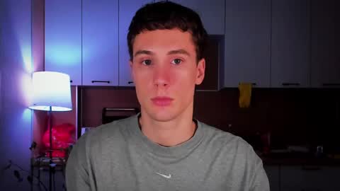 Snapshot of mell0wme chatting on 14, 2, 2025 Mello online show from 14, 2, 2025