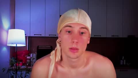 Snapshot of mell0wme chatting on 23, 2, 2025 Mello online show from 23, 2, 2025