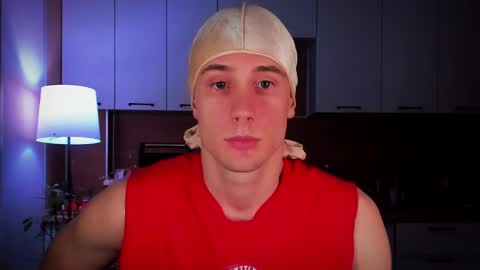 Snapshot of mell0wme chatting on 24, 2, 2025 Mello online show from 24, 2, 2025