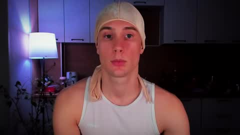 Snapshot of mell0wme chatting on 26, 2, 2025 Mello online show from 26, 2, 2025