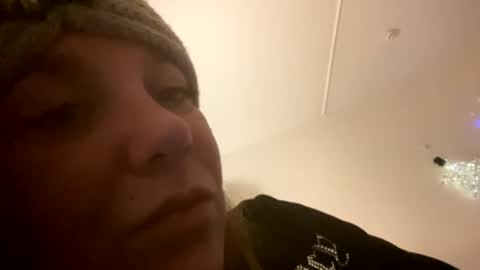 Snapshot of melli23 chatting on 1, 1, 2025 Melli online show from 1, 1, 2025