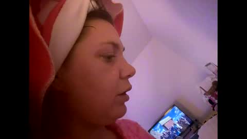 Snapshot of melli23 chatting on 4, 1, 2025 Melli online show from 4, 1, 2025