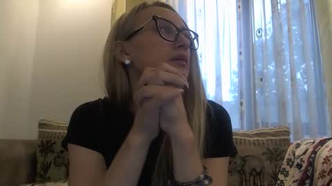 Melly online show from 3, 10, 2025