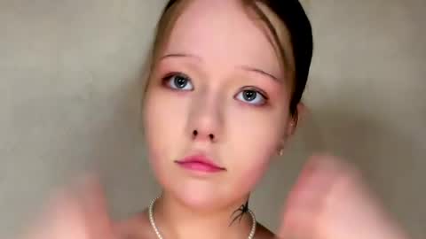 MelMooon online show from 3, 7, 2026