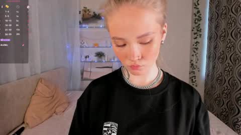 Snapshot of melodievejar chatting on 5, 6, 2026 melodievejar online show from 5, 6, 2026