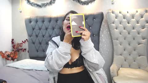 Snapshot of melodiroux_ chatting on 4, 1, 2025 Melodi online show from 4, 1, 2025