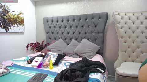 Snapshot of melodiroux_ chatting on 26, 1, 2025 Melodi online show from 26, 1, 2025