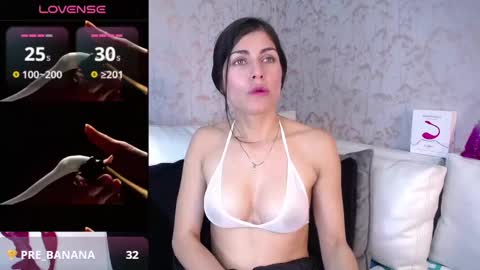 Snapshot of melodiroux_ chatting on 26, 2, 2025 Melodi online show from 26, 2, 2025