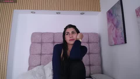 Snapshot of melodiroux_ chatting on 14, 6, 2026 Melodi online show from 14, 6, 2026