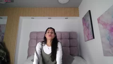 Snapshot of melodiroux_ chatting on 21, 6, 2026 Melodi online show from 21, 6, 2026