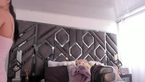 Snapshot of melody___sweet chatting on 24, 5, 2026 mel online show from 24, 5, 2026
