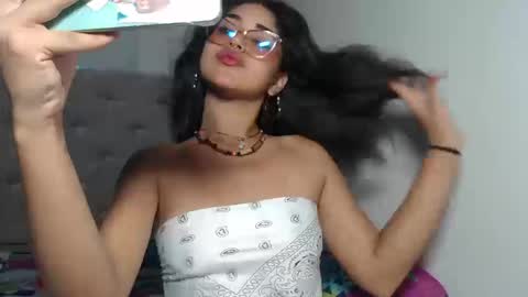 Snapshot of melody_phillips2 chatting on 22, 9, 2025 melody phillips online show from 22, 9, 2025