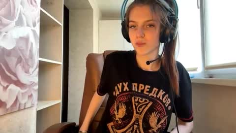 Hi Im Aria 18 years old online show from 1, 10, 2025