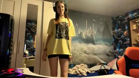 Hi Im Aria 18 years old online show from 20, 10, 2025