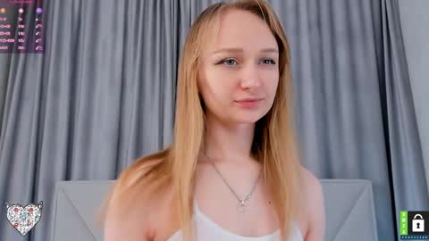 Snapshot of memento_mary chatting on 7, 3, 2025 The princess of your dreams online show from 7, 3, 2025