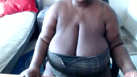 bigboobsass online show from 18, 1, 2026