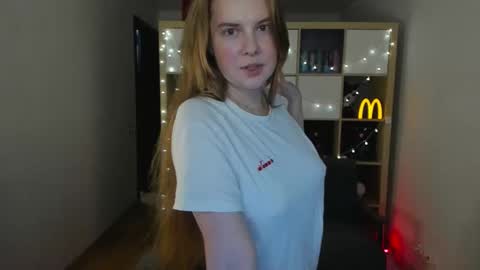 Snapshot of meow_k1tty chatting on 2, 2, 2026 Flora Next stream November 17th at 6 GMT online show from 2, 2, 2026