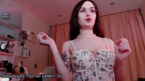 Snapshot of meow_on_da_cam chatting on 10, 5, 2026 meow_on_da_cam online show from 10, 5, 2026
