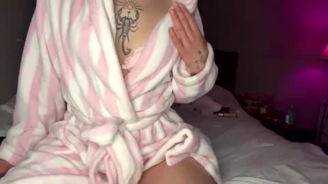 meowmeow_emma online show from 6, 11, 2025