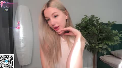 Snapshot of meowmonica chatting on 18, 9, 2025 Monica online show from 18, 9, 2025