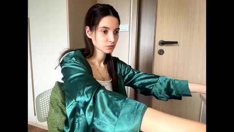Snapshot of meralynn chatting on 14, 5, 2026 LEVA online show from 14, 5, 2026