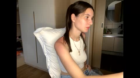 Snapshot of meralynn chatting on 21, 5, 2026 LEVA online show from 21, 5, 2026