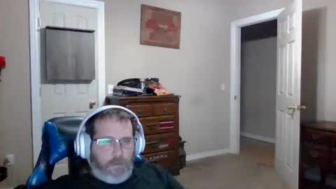 Snapshot of mercer1977 chatting on 5, 12, 2025 mercer1977 online show from 5, 12, 2025