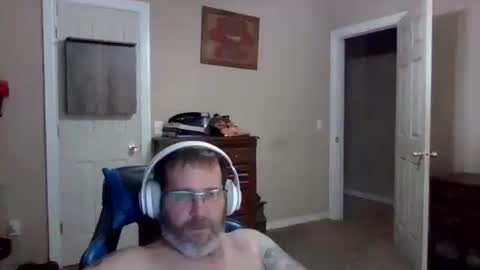 Snapshot of mercer1977 chatting on 14, 12, 2025 mercer1977 online show from 14, 12, 2025