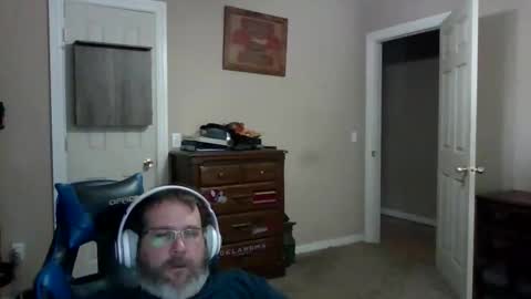 Snapshot of mercer1977 chatting on 5, 1, 2026 mercer1977 online show from 5, 1, 2026