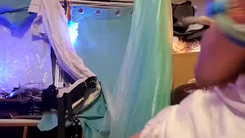 Snapshot of merelyalover chatting on 21, 1, 2025 gurlnips online show from 21, 1, 2025