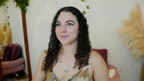 Snapshot of merida_bell18 chatting on 12, 9, 2025 Merida Bell online show from 12, 9, 2025