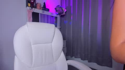 instagram fernandatoloza01  online show from 9, 1, 2026