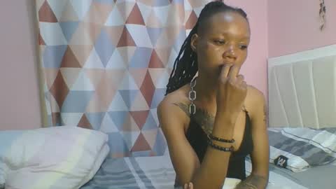 Snapshot of messyluna chatting on 30, 4, 2026 meggy and bree online show from 30, 4, 2026