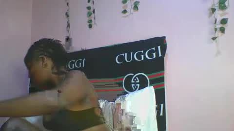 Snapshot of messyluna chatting on 14, 6, 2026 meggy and bree online show from 14, 6, 2026