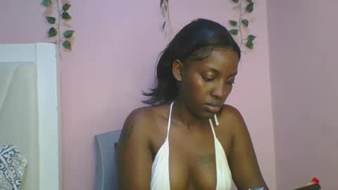 Snapshot of messyluna chatting on 29, 6, 2026 meggy and bree online show from 29, 6, 2026